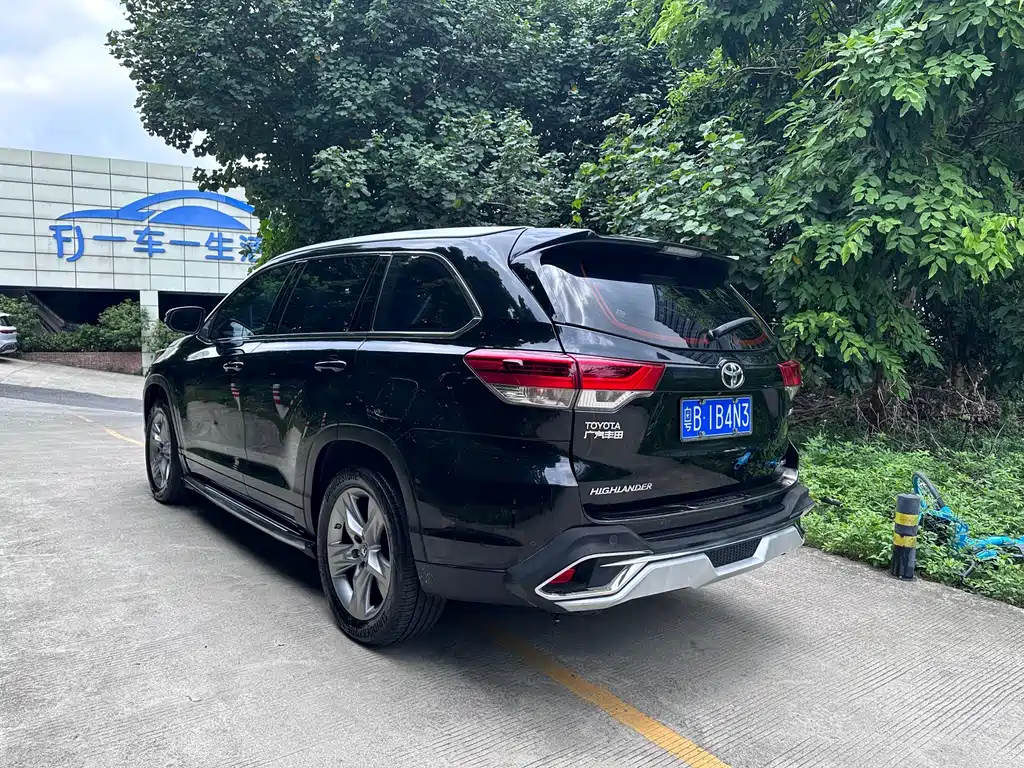 Toyota Highlander 2018 — фото 6