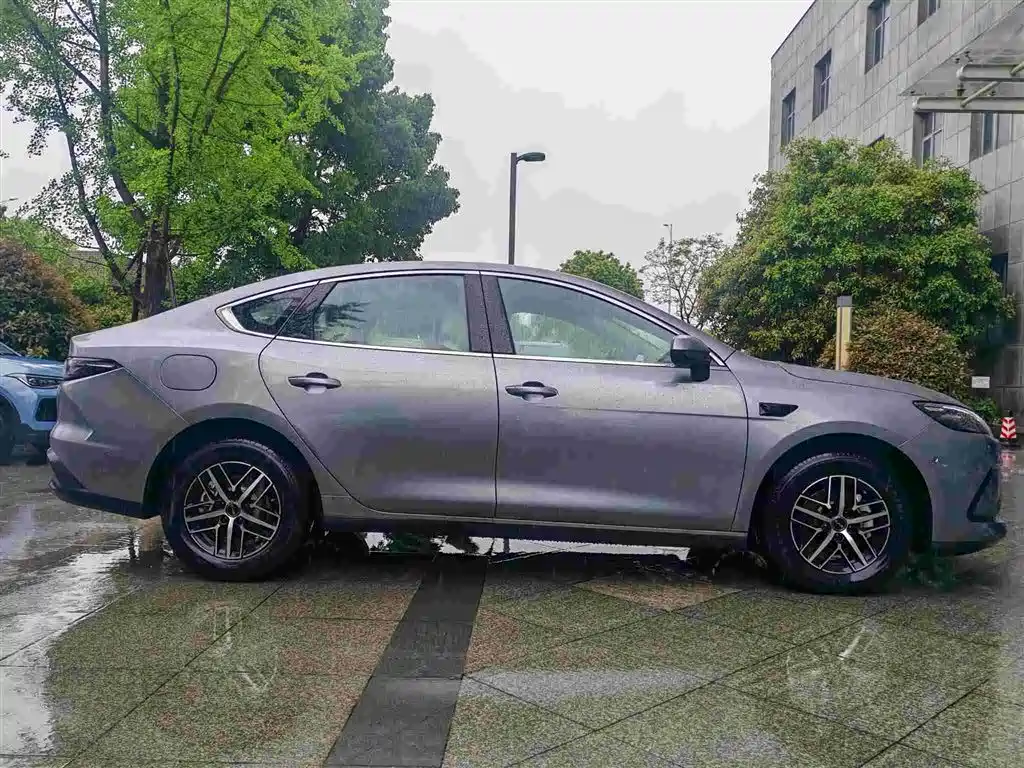BYD Seal 05 DM-i 2025 — фото 4