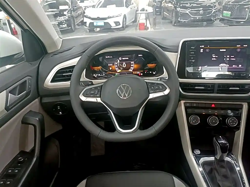 Volkswagen T-Roc 2026 — фото 11