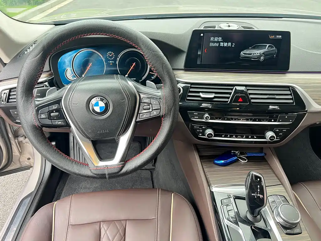 BMW 5 Series 2018 — фото 25