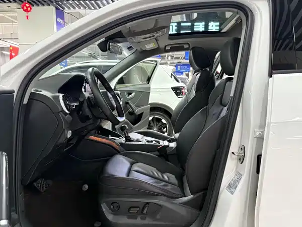 Audi Q2L 2023