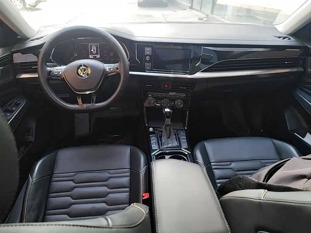 Volkswagen Passat 2019 — фото 13