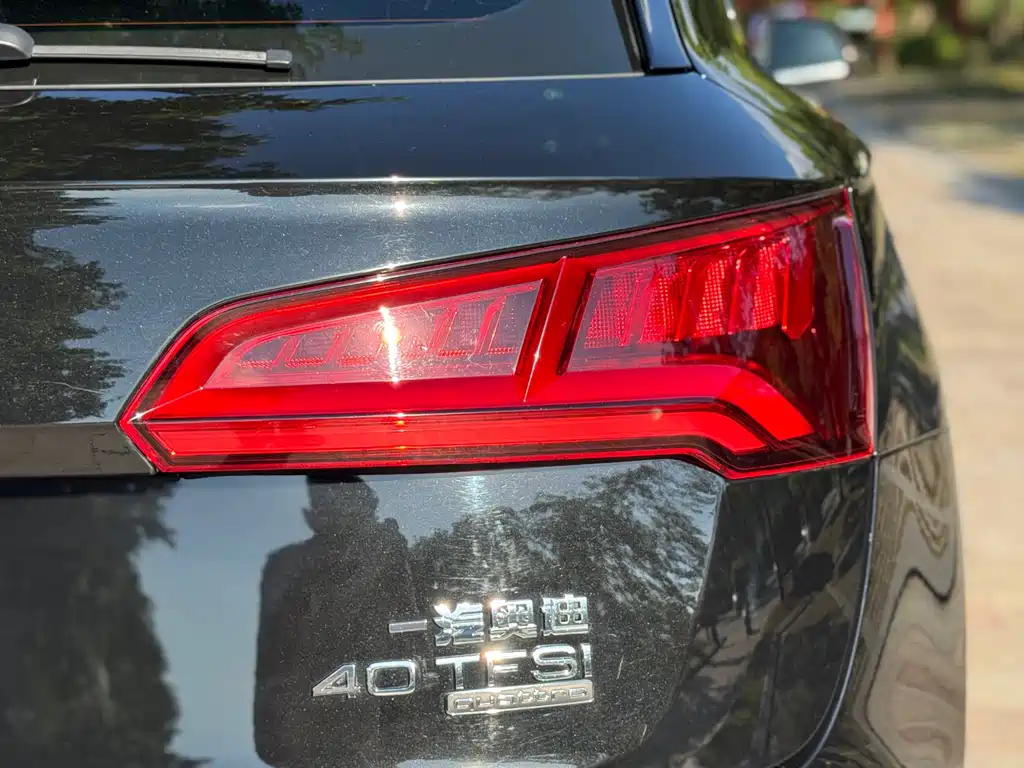 Audi Q5L 2021 — фото 25