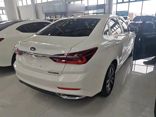 Ford Escort 2021