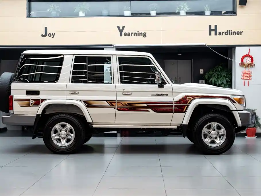 Toyota Land Cruiser 2024 — фото 3