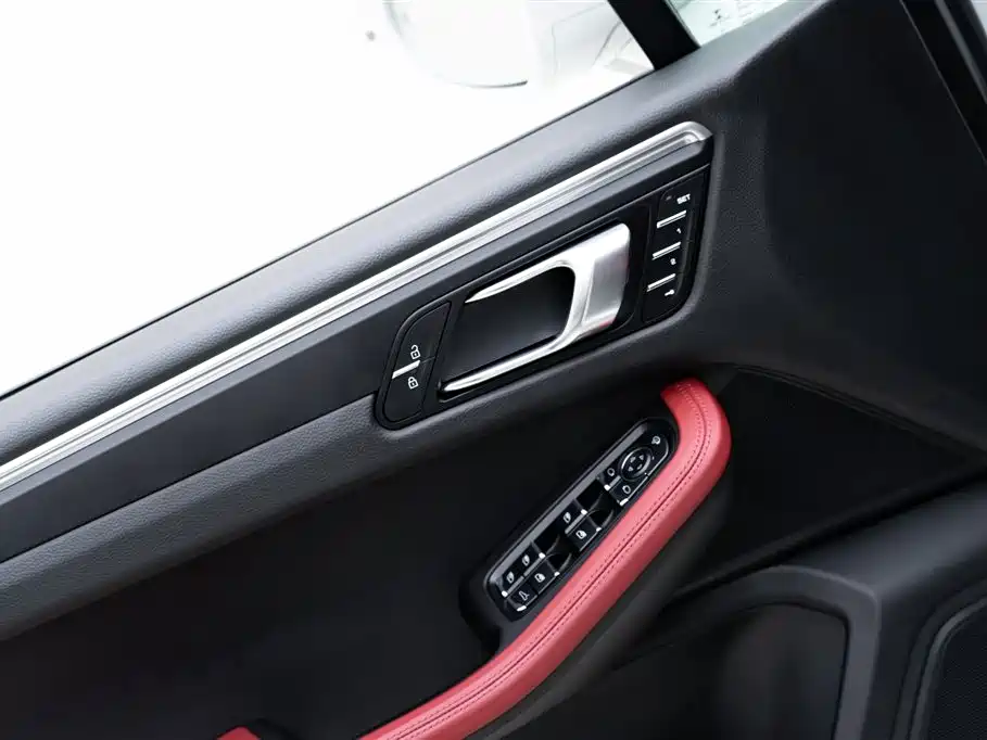 Porsche Macan 2022 — фото 14