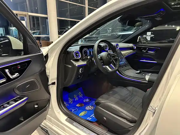 Mercedes-Benz C-Class 2024