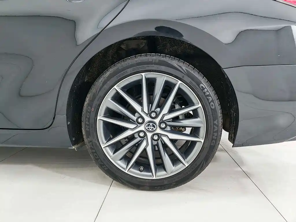 Toyota Camry 2022 — фото 16