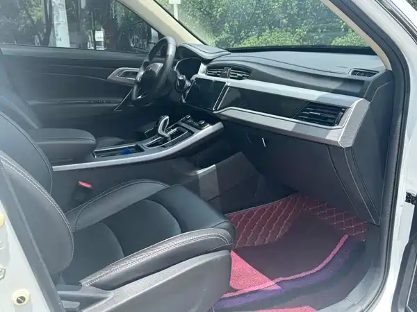 Geely Boyue 2022