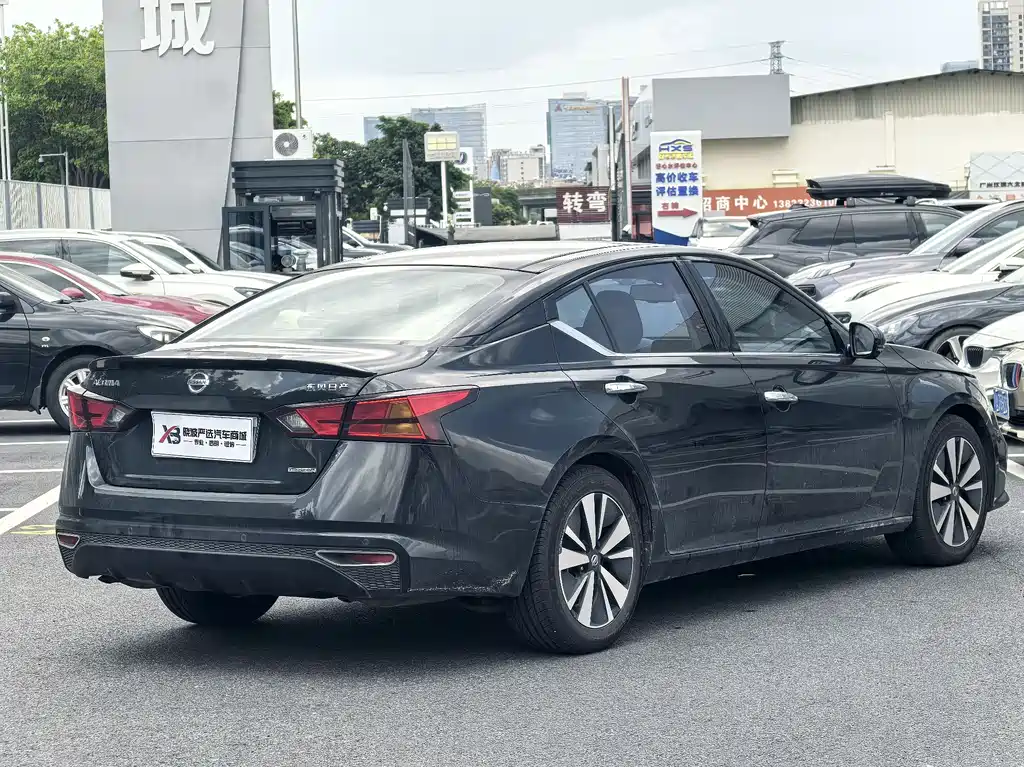 Nissan Teana 2022 — фото 20