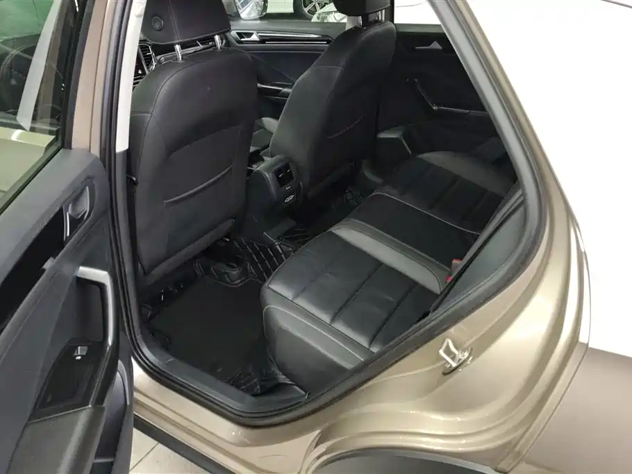 Volkswagen T-Roc 2020 — фото 11