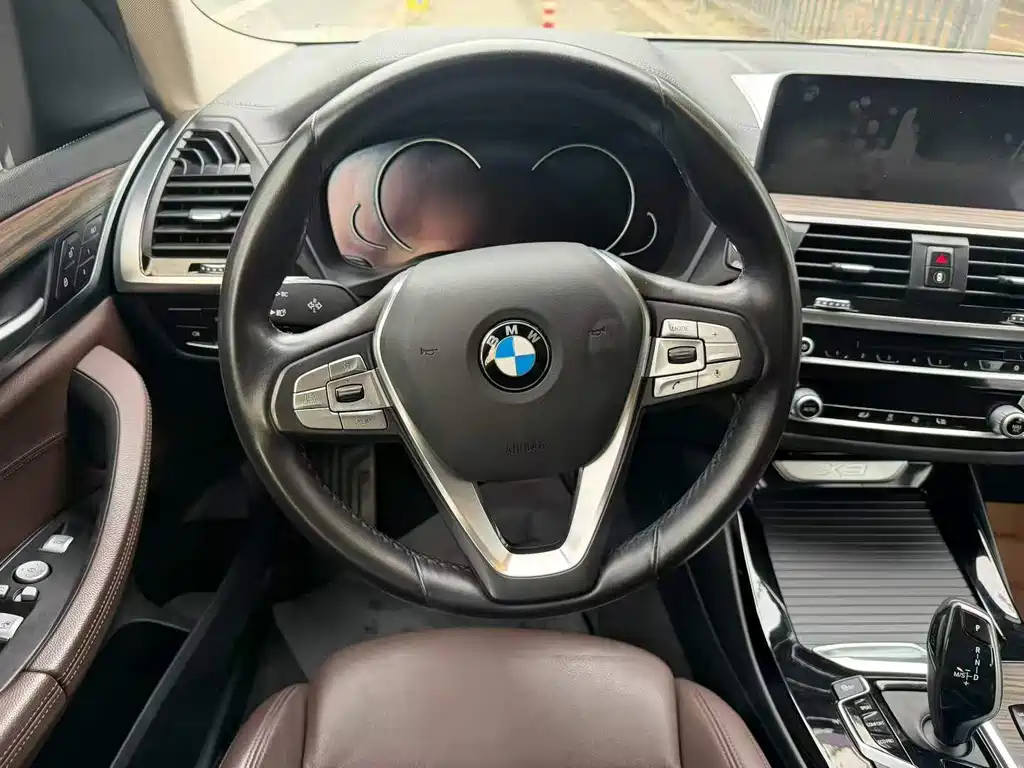 BMW X3 2019 — фото 8
