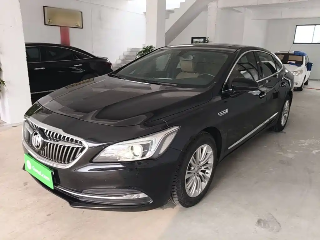 Buick LaCrosse 2017 — фото 1