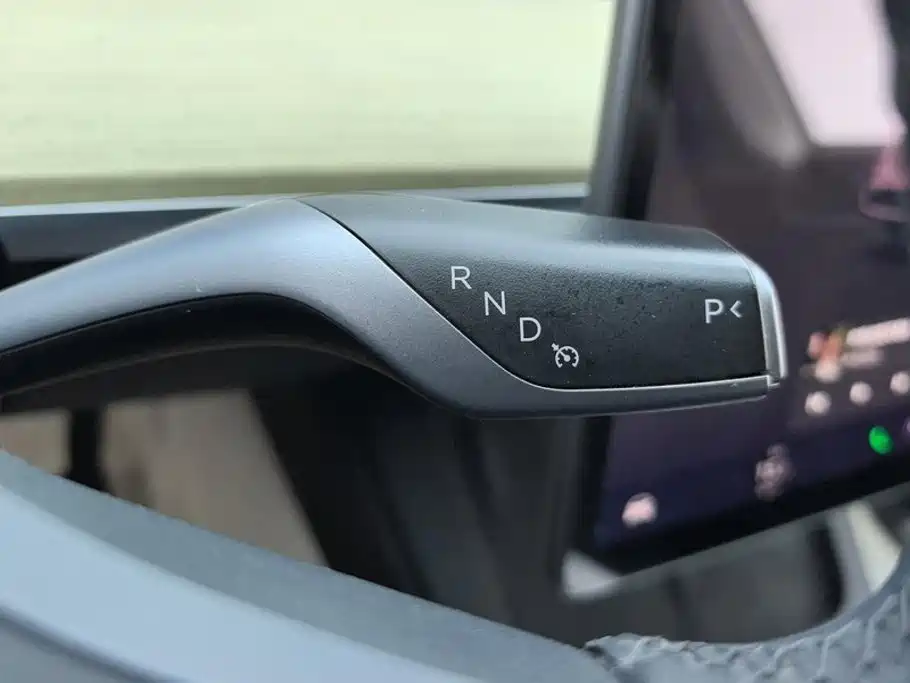 Tesla Model Y 2023 — фото 16