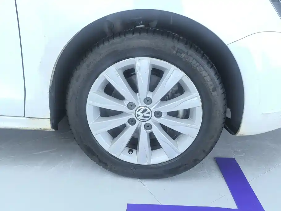 Volkswagen Sagitar 2014