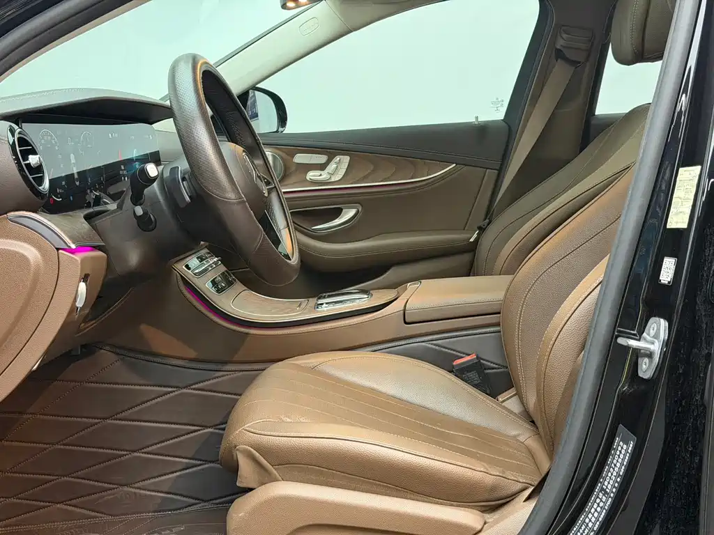 Mercedes-Benz E-Class 2023 — фото 8