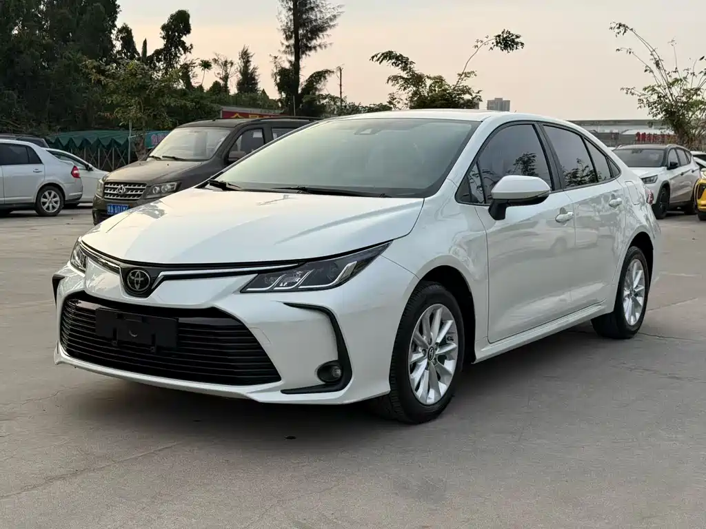Toyota Corolla 2021 — фото 1