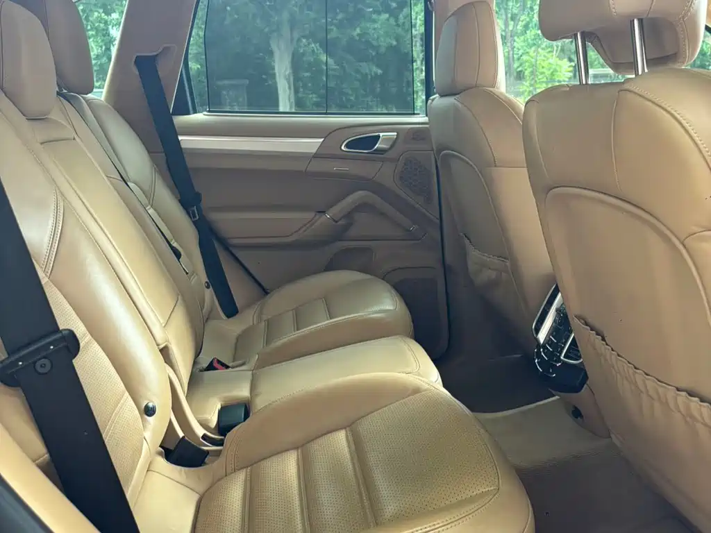 Porsche Cayenne 2016 — фото 10
