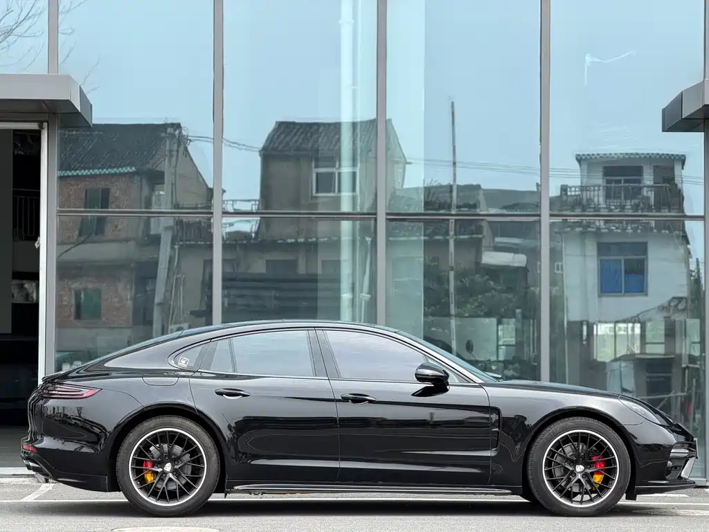 Porsche Panamera 2018 — фото 3