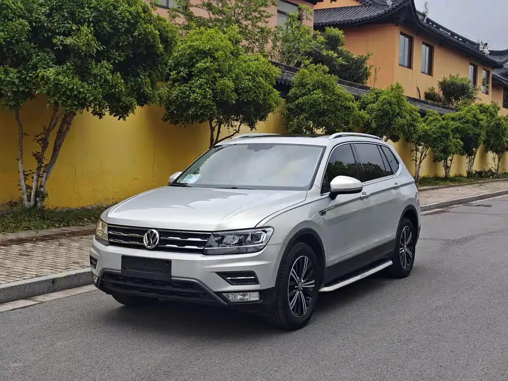 Volkswagen Tiguan L 2019 — фото 1