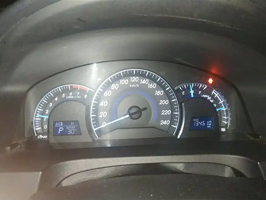 Toyota Camry 2014 — фото 14