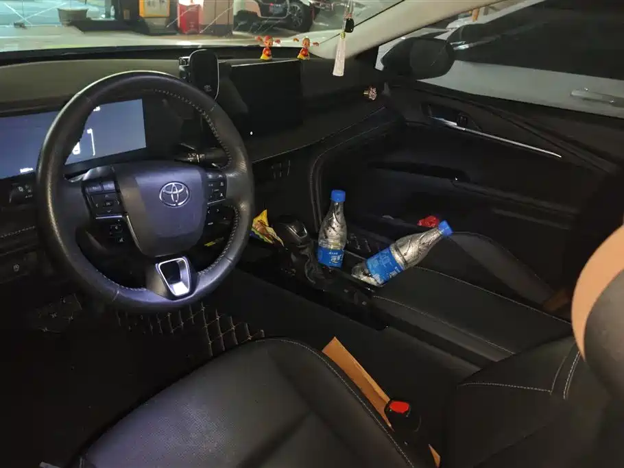 Toyota Camry 2024 — фото 12