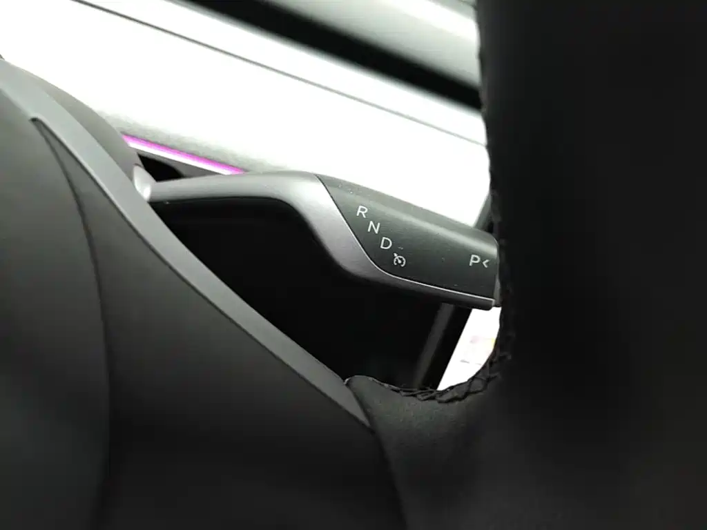 Tesla Model Y 2023 — фото 14