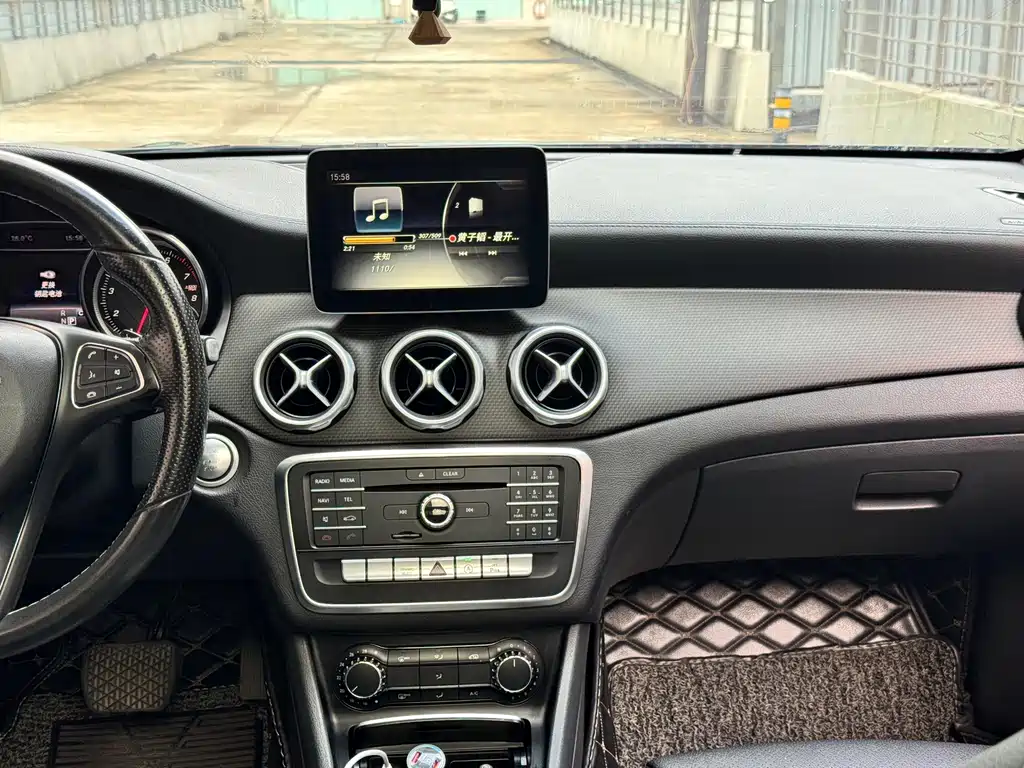 Mercedes-Benz GLA 2017 — фото 13