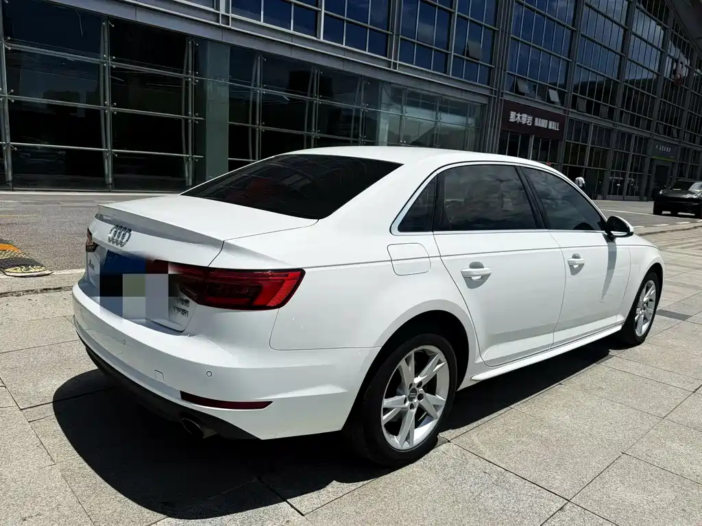 Audi A4L 2017