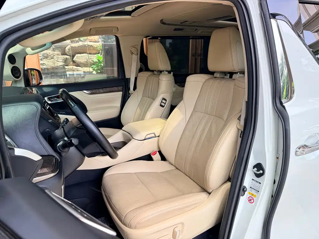 Toyota Alphard 2018 — фото 10