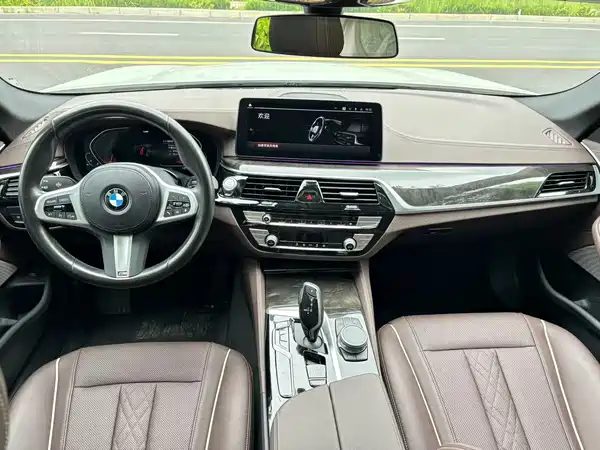 BMW 5 Series 2022