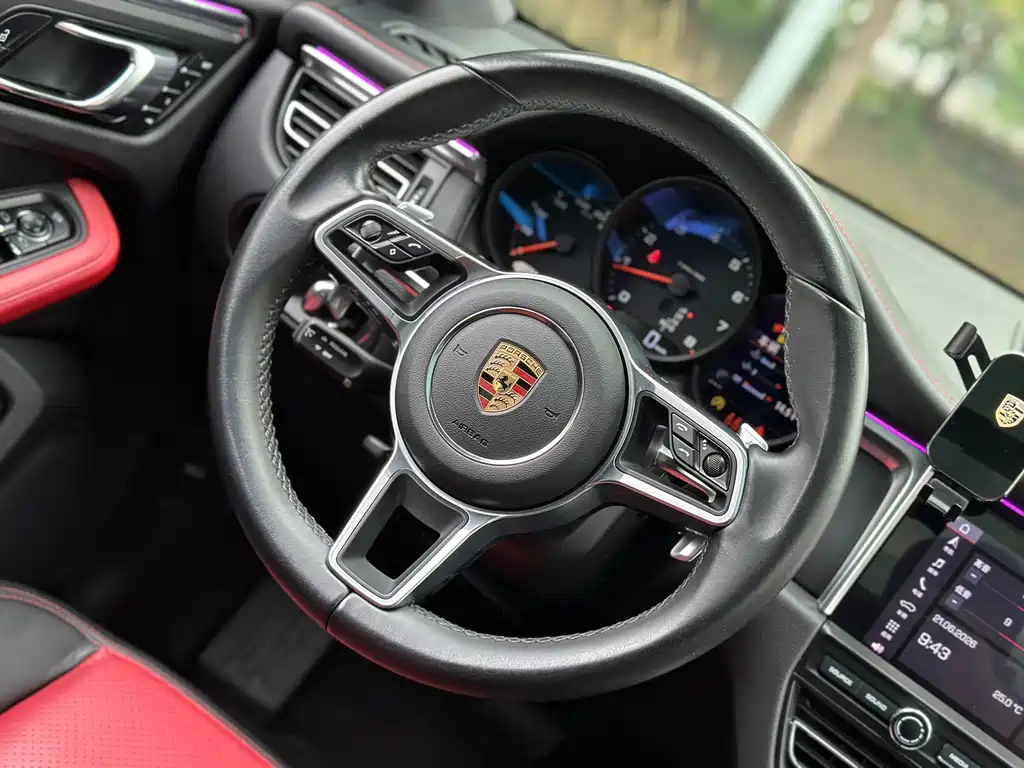 Porsche Macan 2021 — фото 11