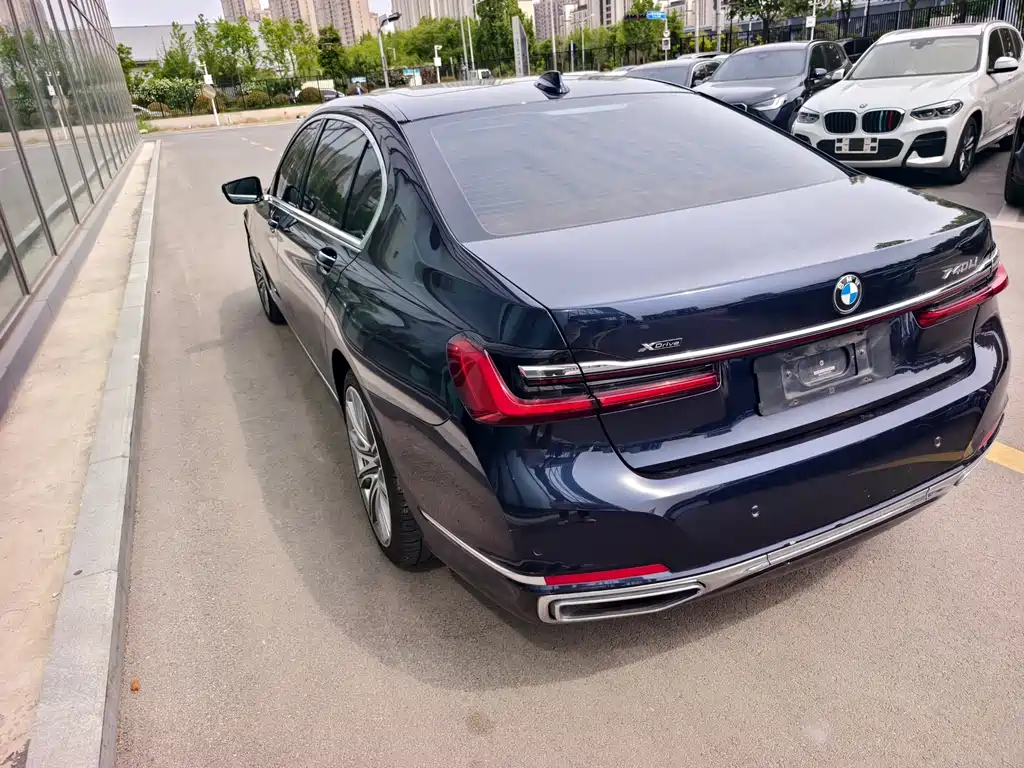 BMW 7 Series 2021 — фото 12