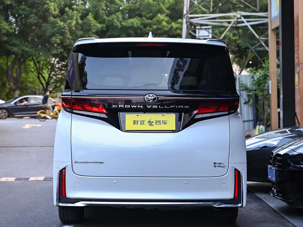 Toyota Vellfire 2023 — фото 5