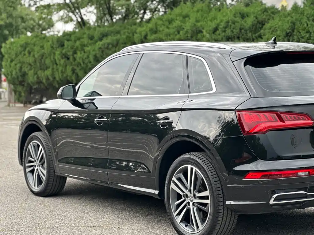 Audi Q5L 2021 — фото 14
