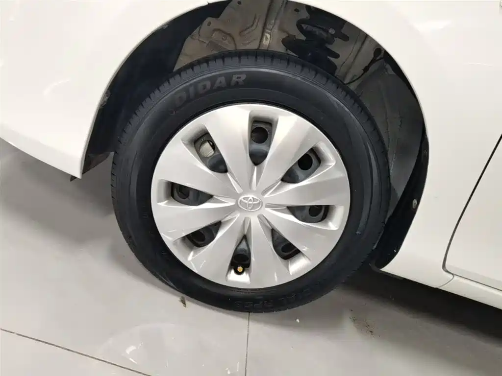 Toyota Yaris L 2021 — фото 23