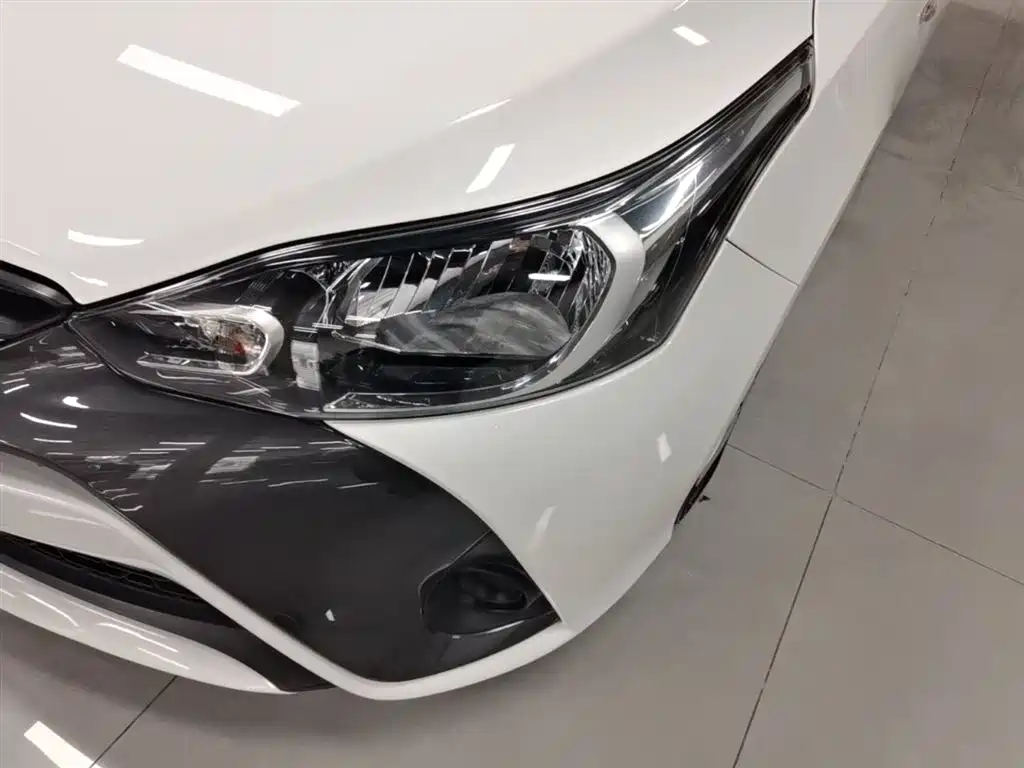 Toyota Yaris L 2021 — фото 24