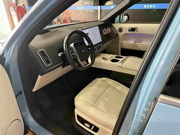 Li Auto L8 2024