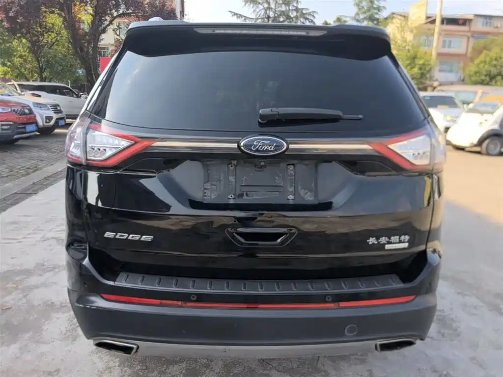 Ford Edge 2017 — фото 6