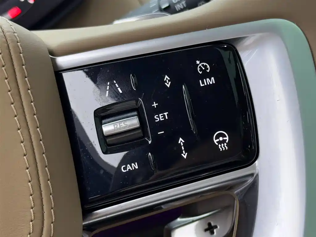 Land Rover Range Rover 2025 — фото 17