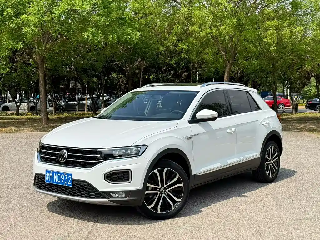 Volkswagen T-Roc 2021 — фото 1