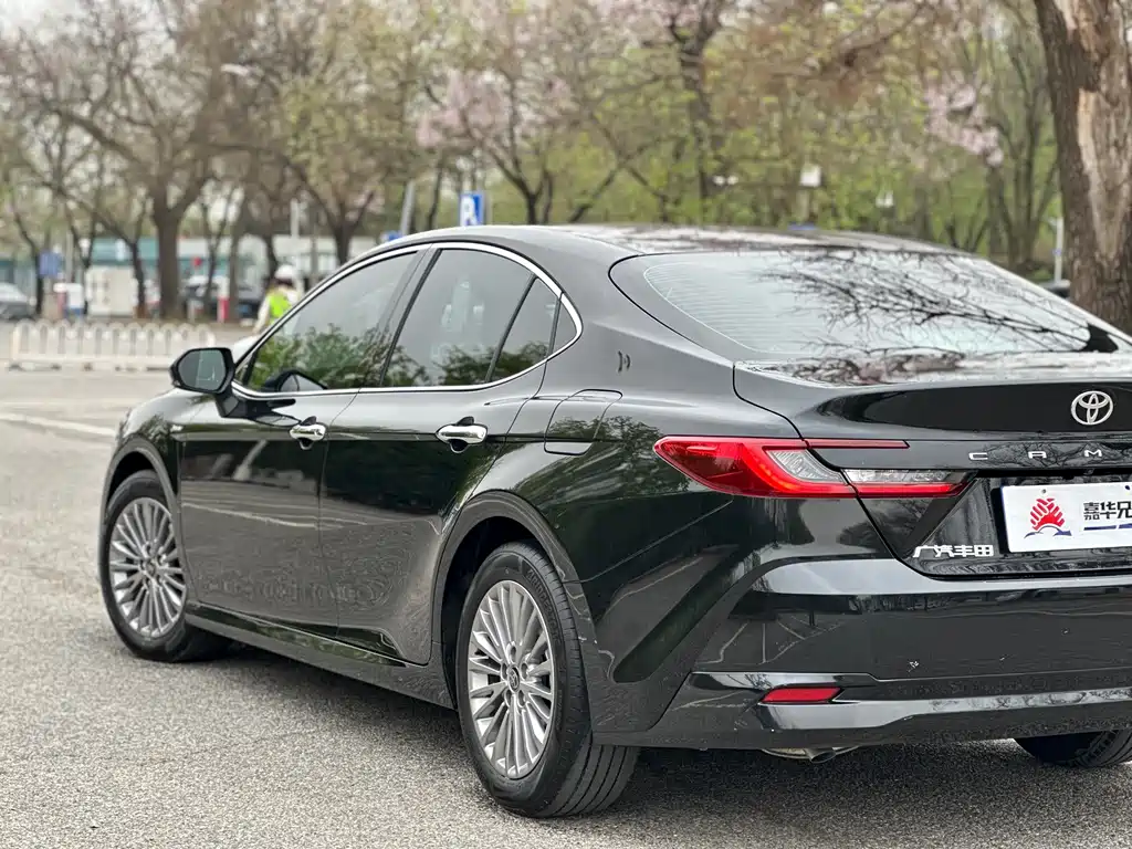 Toyota Camry 2024 — фото 14
