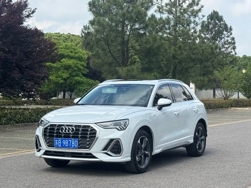 Audi Q3 2019 — фото 1