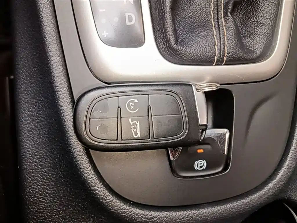 Jeep Cherokee 2015 — фото 9