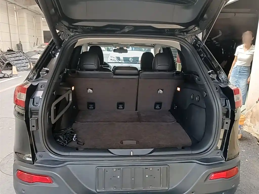 Jeep Cherokee 2015 — фото 19