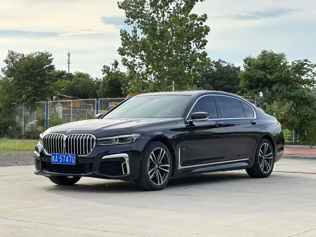 BMW 7 Series 2022 — фото 1
