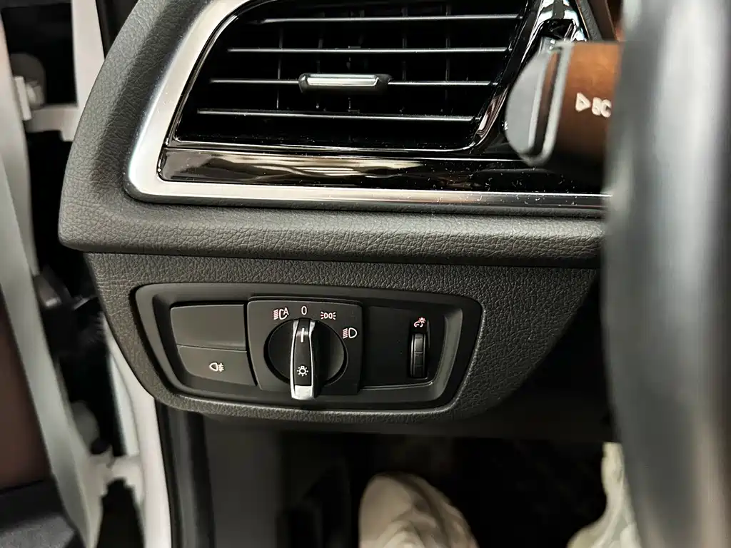 BMW 1 Series 2021 — фото 12