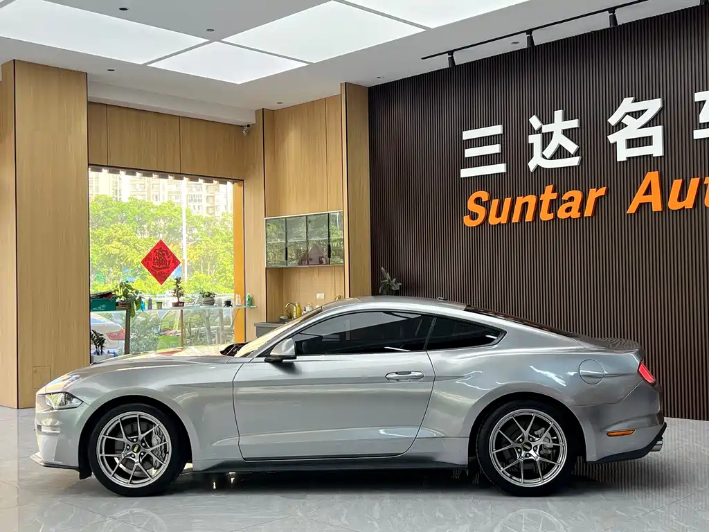 Ford Mustang 2019 — фото 16