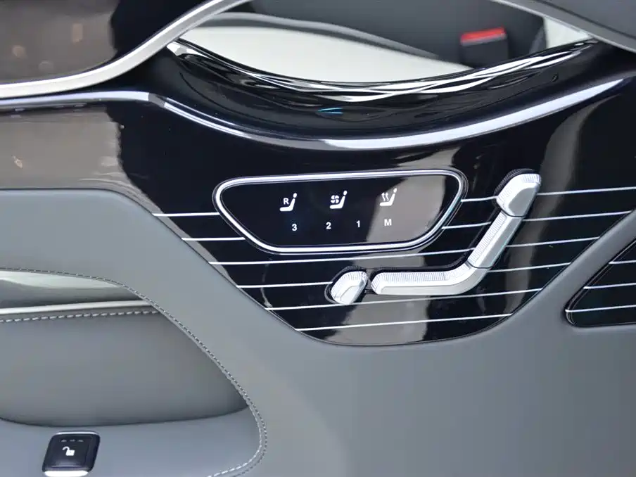 Mercedes-Benz Vito 2024 — фото 11