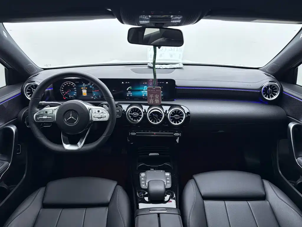Mercedes-Benz A-Class 2022 — фото 18